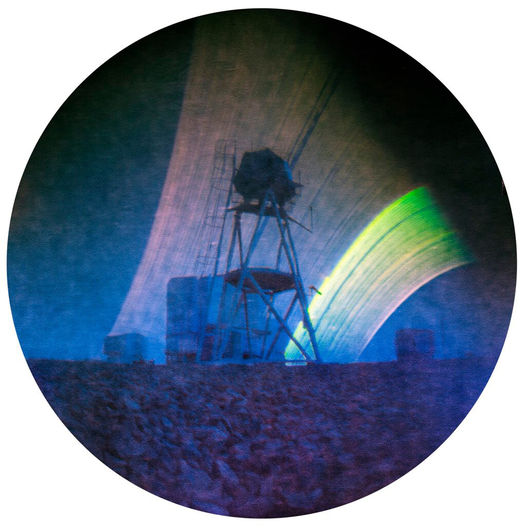 Solargrafia: rastros do sol registrados por longa exposição mostram vários arcos em alturas diferentes, mais altos no verão e mais baixos no inverno