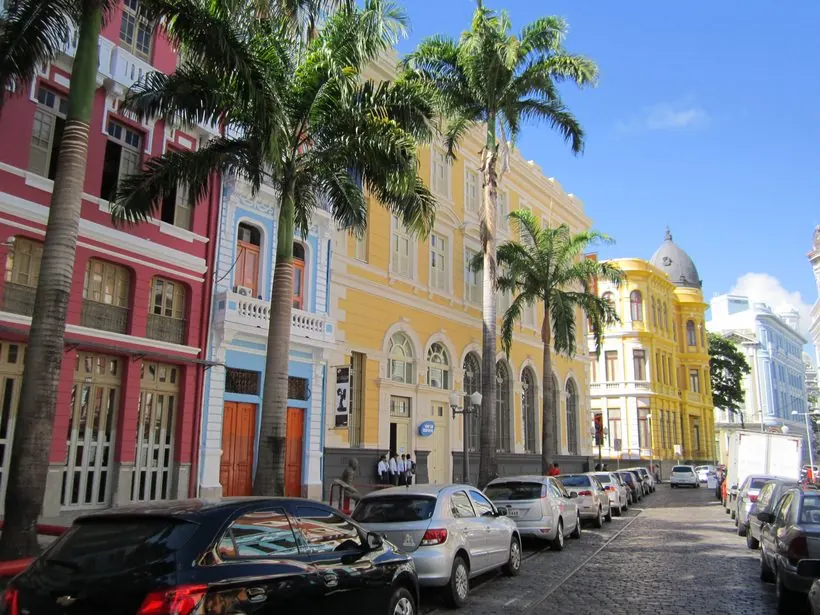 Casarões coloridos da Rua do Bom Jesus, no Bairro do Recife