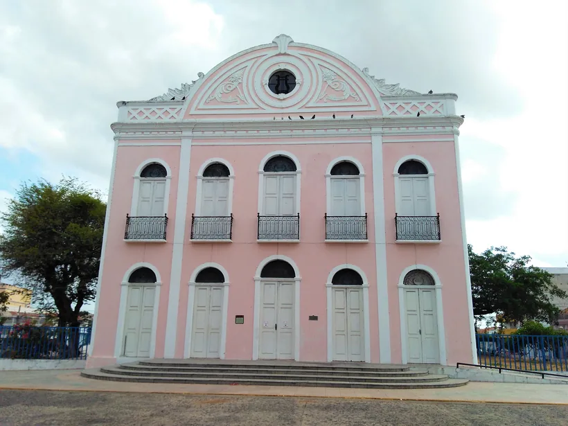 Fachada do Teatro São João em Sobral