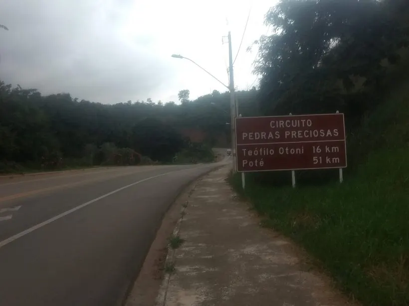 Painel do circuito de pedras preciosas em Teófilo Otoni